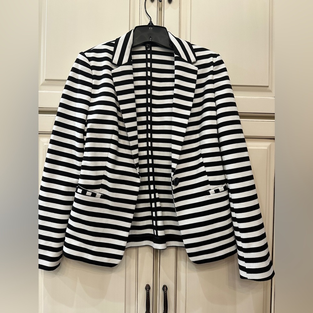 Express Black and White Striped Blazer‎